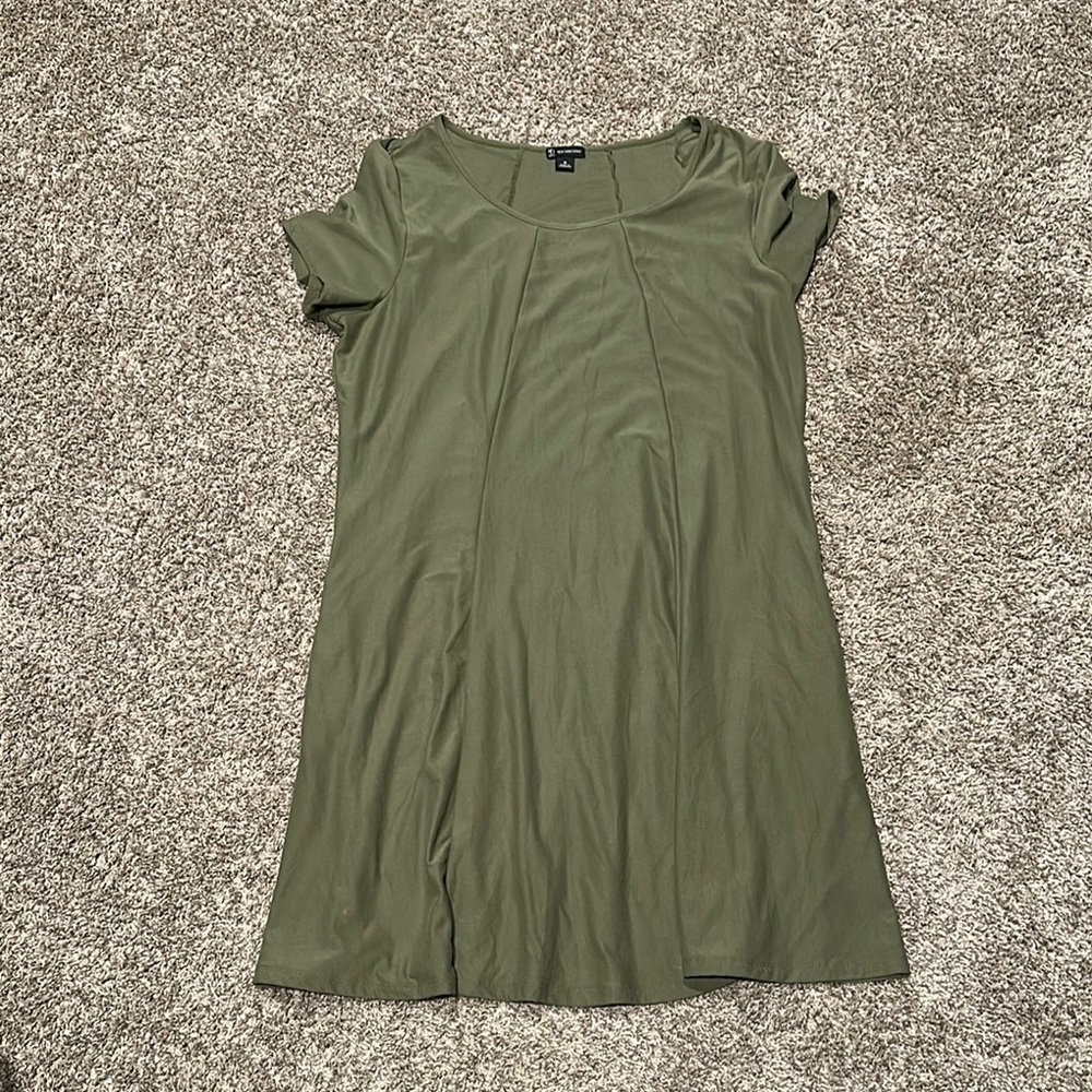 New Directions Olive Short Sleeve Dress